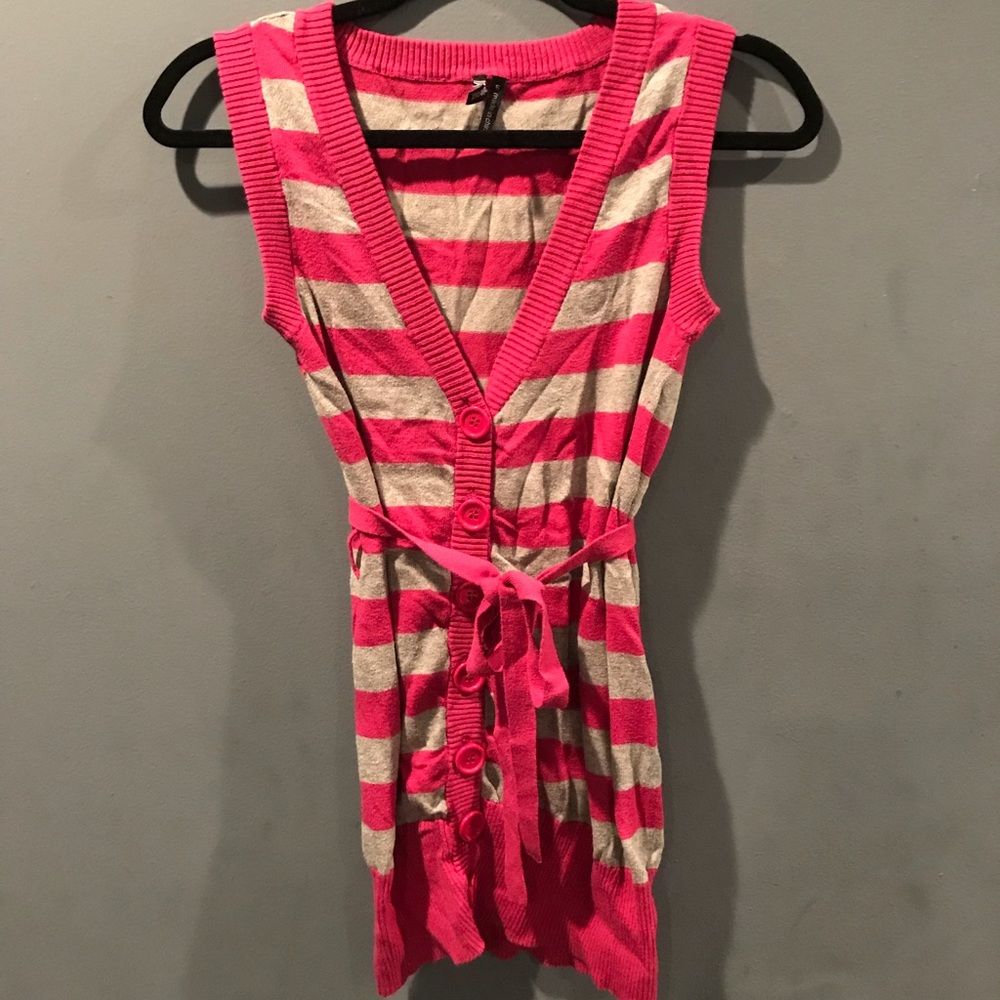 ❄️Takeout Pink & Gray Striped Vest w/tie Small